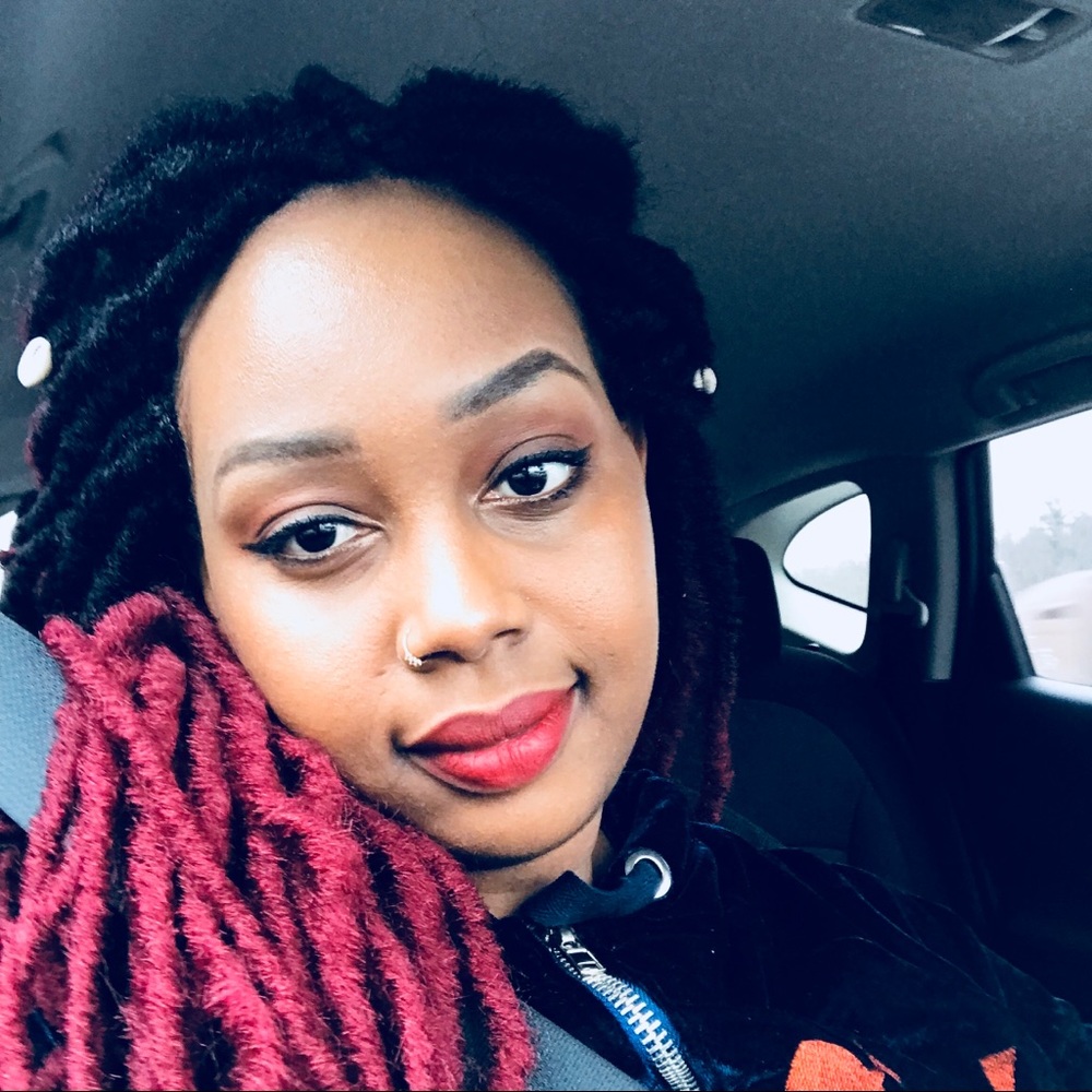 Meet your Posher, Joelle